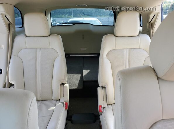 2LMHJ5AT2JBL00287 2018 LINCOLN MKT Белый Вид задних сидений