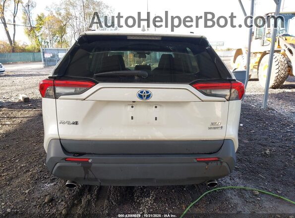 2T3B6RFV4MW023894 2021 TOYOTA LE White 