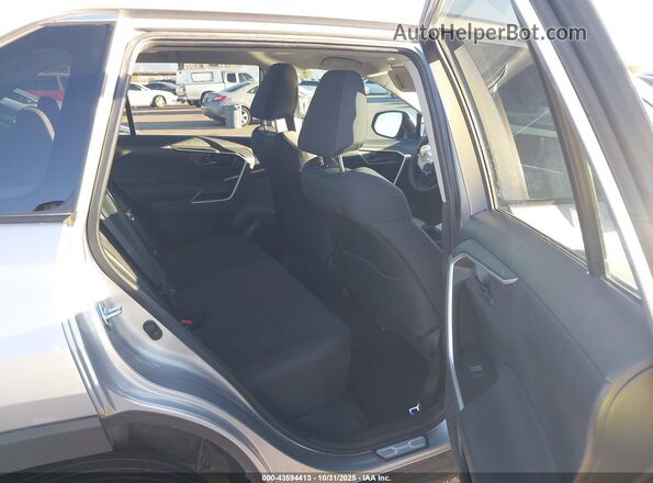 2T3G1RFV6PC379774 2023 TOYOTA LE Silver VIN կոդի պիտակի տեսք