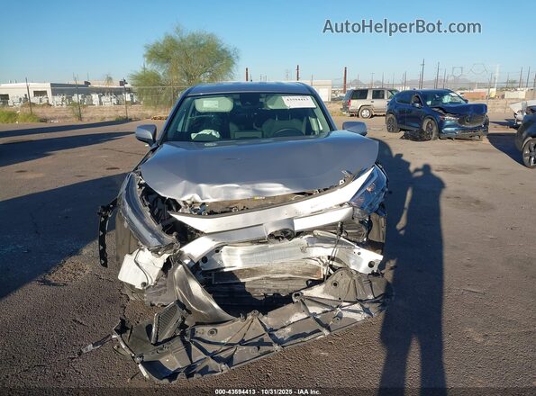 2T3G1RFV6PC379774 2023 TOYOTA LE Silver Սարքավորումների վահանակի տեսք