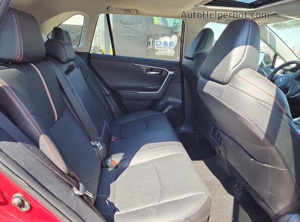 2T3J1RFV7RW430612 2024 TOYOTA RAV4 Red Вид задньої частини салону