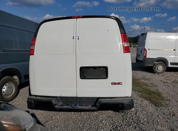 1GTW7AFP3P1104101 2023 GMC SAVANA White Vista interior delantera