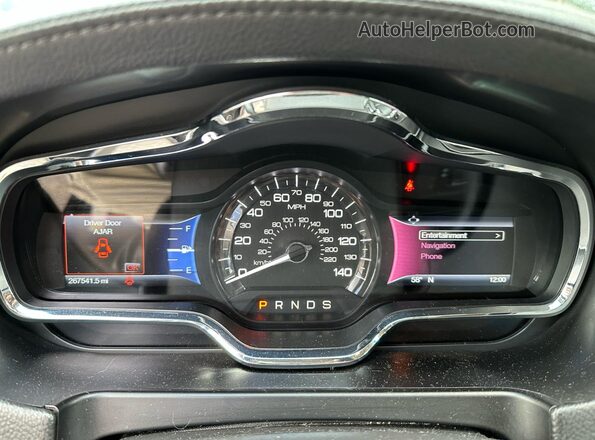 2LMHJ5AT1GBL01391 2016 LINCOLN MKT Черный Вид панели приборов