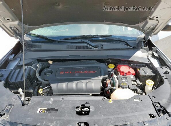 3C4NJCAB3MT514602 2021 JEEP COMPASS Silver Widok komory silnika