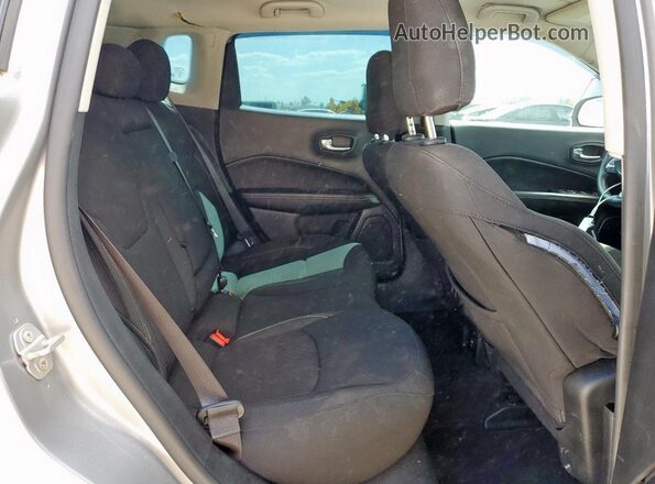 3C4NJCAB3MT514602 2021 JEEP COMPASS Silver Widok wnętrza z tyłu