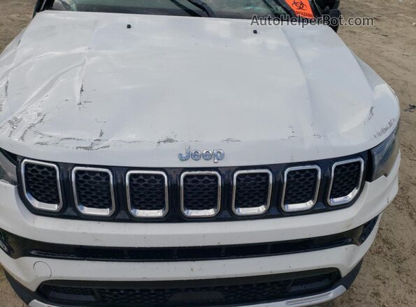3C4NJDCN5PT564886 2023 JEEP COMPASS White Widok komory silnika