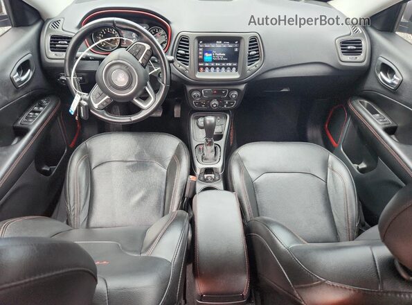 3C4NJDDB9LT190555 2020 JEEP COMPASS Синий Вид панели приборов