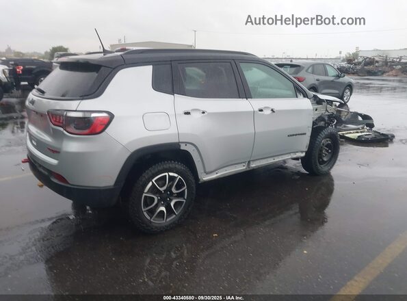 3C4NJDDN5RT149858 2024 JEEP COMPASS Серебряный Задняя правая четверть
