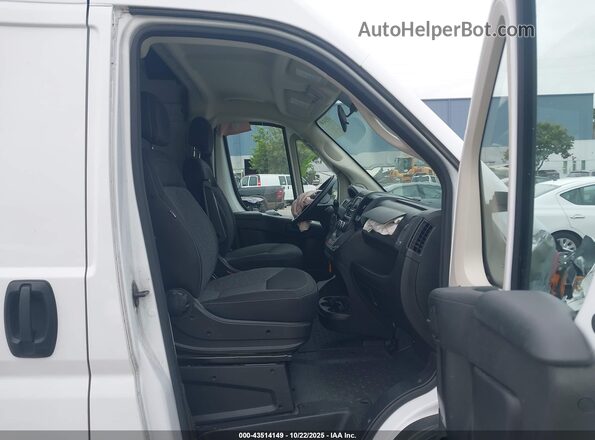 3C6LRVBG8ME567152 2021 RAM PROMASTER 1500 White Vista interior delantera