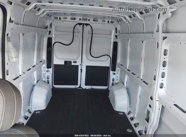 3C6LRVDG5RE140340 2024 RAM PROMASTER 2500 Белый Вид наклейки с VIN-кодом