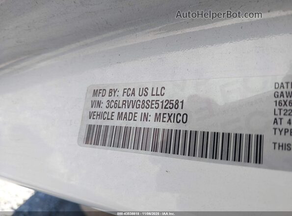 3C6LRVVG8SE512581 2025 RAM PROMASTER 2500 White Widok komory silnika