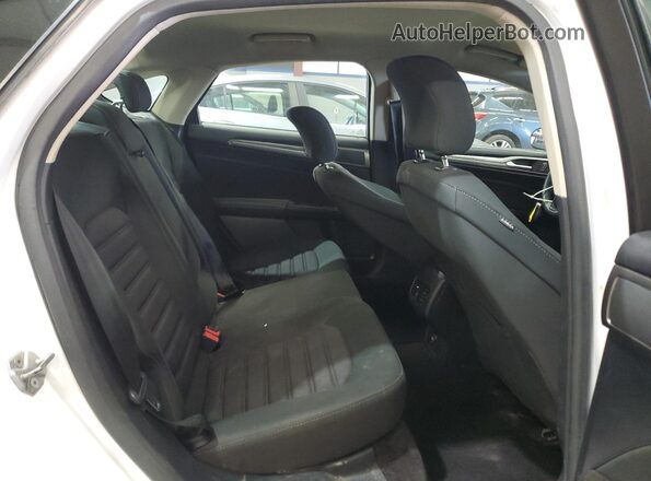 3FA6P0HD2HR189538 2017 FORD FUSION White Widok tylnych siedzeń