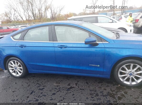 3FA6P0LU1HR400686 2017 FORD FUSION HYBRID Синий Вид задней части салона