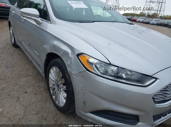 3FA6P0LU7GR406135 2016 FORD FUSION HYBRID Серебряный Вид спереди