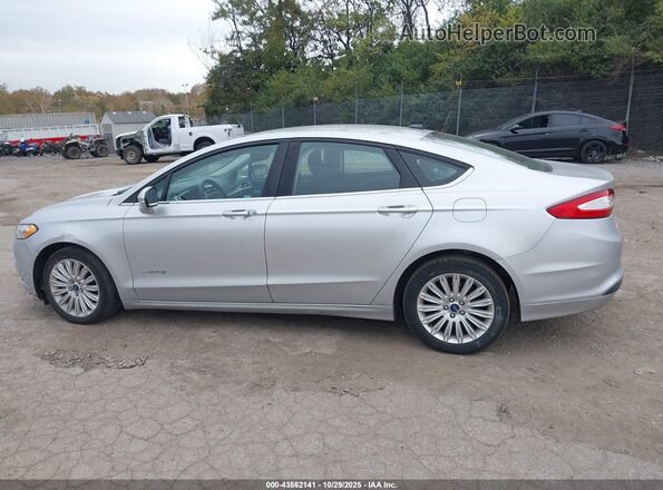 3FA6P0LU7GR406135 2016 FORD FUSION HYBRID Серебряный 