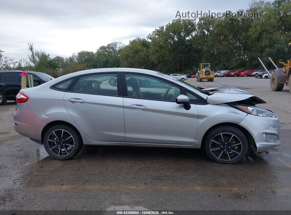 3FADP4BJ0JM146719 2018 FORD FIESTA Серебряный Вид задней части салона