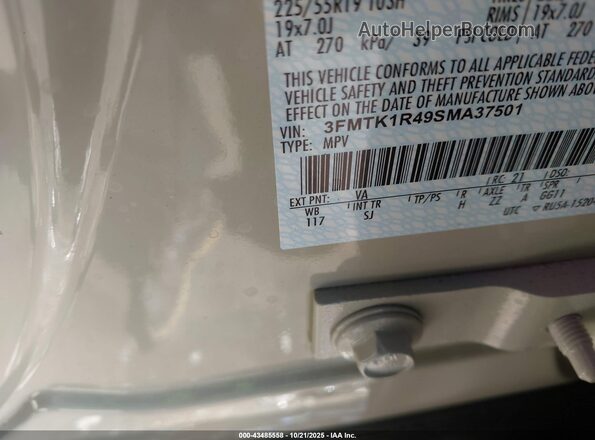 3FMTK1R49SMA37501 2025 FORD MUSTANG MACH-E Бежевый Вид подкапотного пространства