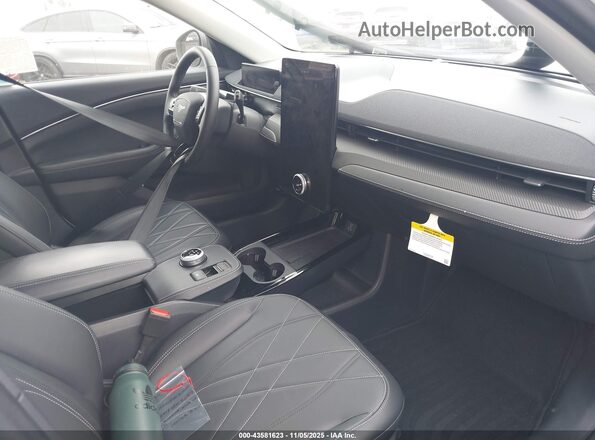 3FMTK1R4XRMA32981 2024 FORD MUSTANG MACH-E Белый Вид салона спереди