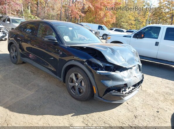 3FMTK1RMXMMA35520 2021 FORD MUSTANG MACH-E Черный Передняя правая четверть