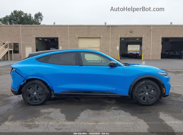 3FMTK2R71NMA40722 2022 FORD MUSTANG MACH-E Blue Вид задньої частини салону