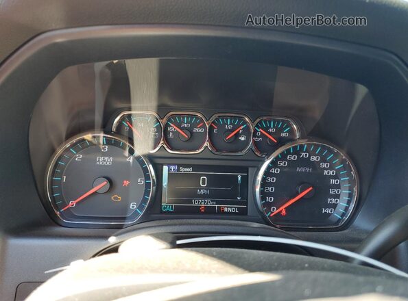 3GCUKREC8JG628419 2018 CHEVROLET 1500 Красный Вид щитка приборов