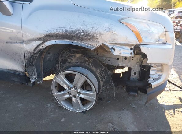 3GNCJPSB1GL204067 2016 CHEVROLET TRAX Серебряный Вид спереди
