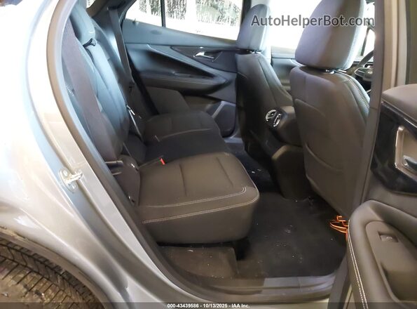 3GNKDBRM2SS215137 2025 CHEVROLET OTHER Silver Vista de la etiqueta del VIN