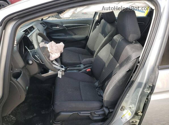 3HGGK5H82JM710825 2018 HONDA FIT Silver წინა სალონის ხედი
