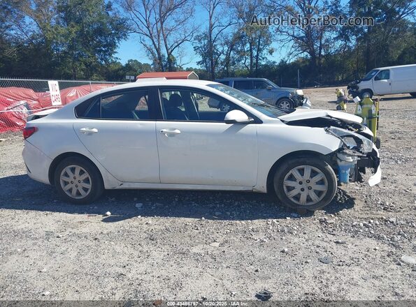 3KPA24AD7PE520947 2023 KIA RIO Белый Вид задней части салона