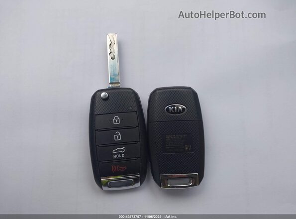 3KPA25AD0LE273061 2020 KIA RIO 5-DOOR Белый Вид панели приборов