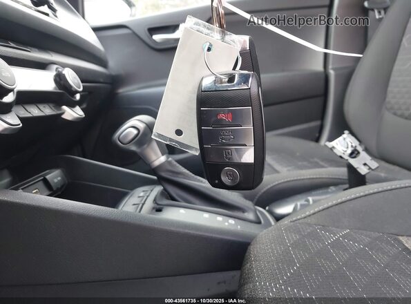 3KPA25AD8PE590849 2023 KIA RIO 5-DOOR Синий Вид панели приборов