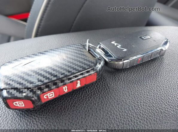 3KPF54AD2PE666797 2023 KIA FORTE Синий Вид панели приборов