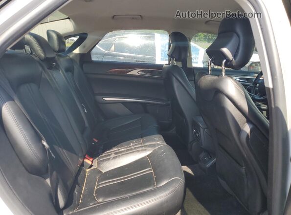 3LN6L2G97GR610825 2016 LINCOLN MKZ Белый Вид задних сидений