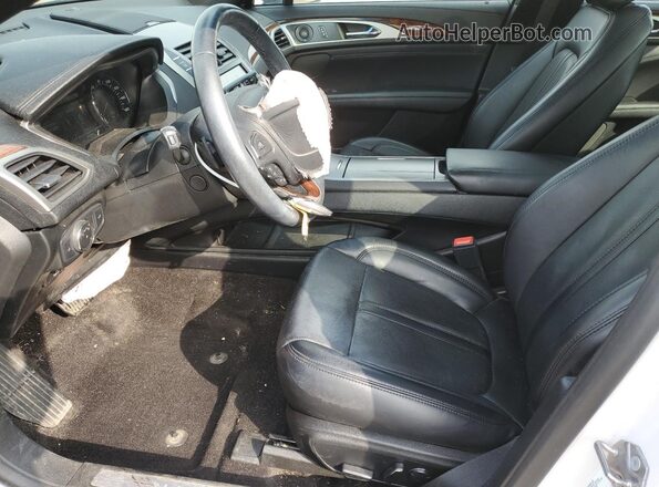 3LN6L5F99LR618096 2020 LINCOLN MKZ White Вид салону спереду
