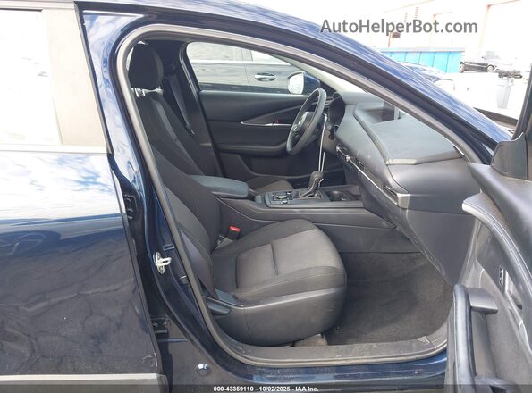 3MVDMBAMXPM565638 2023 MAZDA CX-30 Blue Widok wnętrza z przodu
