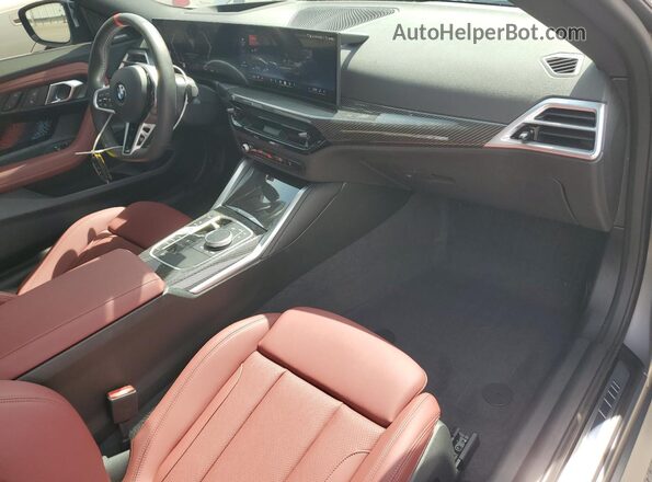 3MW43CM05S8F37358 2025 BMW M2 Серый Вид панели приборов