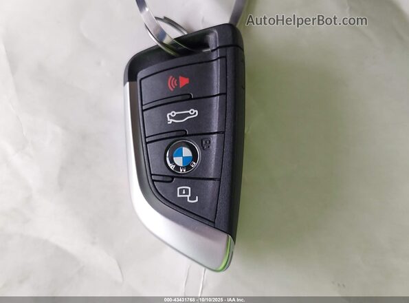 3MW69CW08S8F30389 2025 BMW OTHER Черный Вид панели приборов