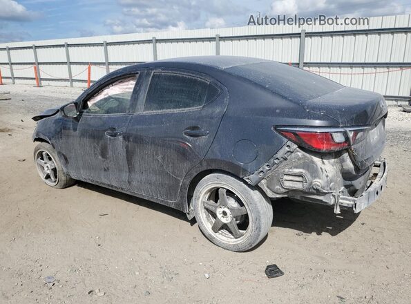3MYDLBYV2JY320014 2018 TOYOTA YARIS Gray Trasero izquierdo