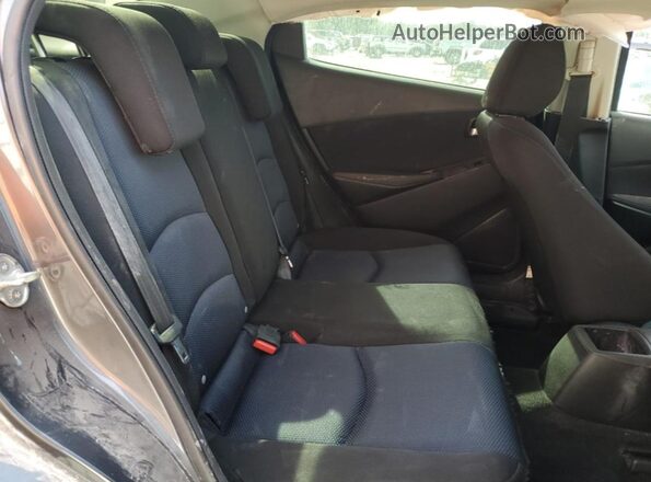 3MYDLBYV2JY320014 2018 TOYOTA YARIS Gray Vista de los asientos traseros