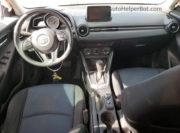 3MYDLBYV2JY320014 2018 TOYOTA YARIS Gray Vista del salpicadero