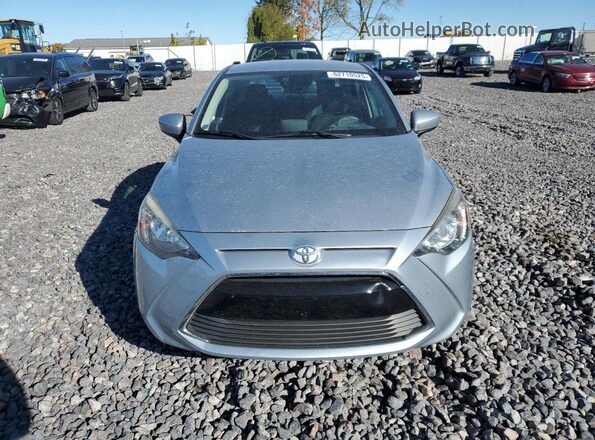 3MYDLBYV2JY326654 2018 TOYOTA YARIS Silver Vista frontal