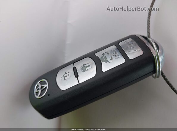 3MYDLBYV2JY333085 2018 TOYOTA YARIS IA Silver Вид панелі приладів