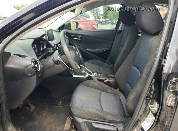 3MYDLBYV5JY324395 2018 TOYOTA YARIS Black Widok wnętrza z przodu