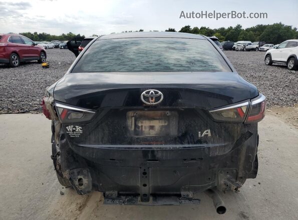 3MYDLBYV5JY324395 2018 TOYOTA YARIS Black Widok z tyłu