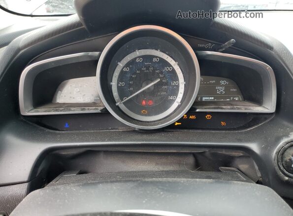 3MYDLBYV5JY324395 2018 TOYOTA YARIS Black Widok zestawu wskaźników