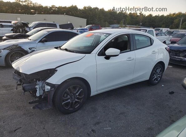 3MYDLBYV6LY702243 2020 TOYOTA YARIS Белый Передняя левая четверть