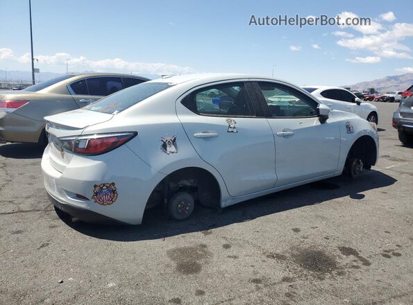 3MYDLBYV8LY706441 2020 TOYOTA YARIS Серебряный Задняя правая четверть