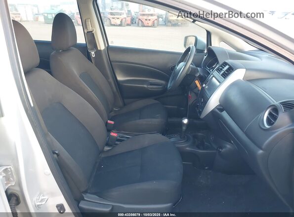 3N1CE2CP5KL357198 2019 NISSAN VERSA NOTE Серебряный Вид салона спереди