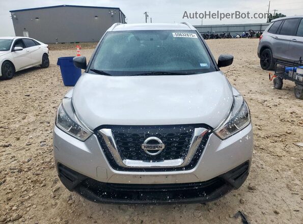 3N1CP5CU4JL523016 2018 NISSAN KICKS Silver Front view