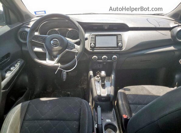 3N1CP5CU4JL523016 2018 NISSAN KICKS Silver Dashboard view